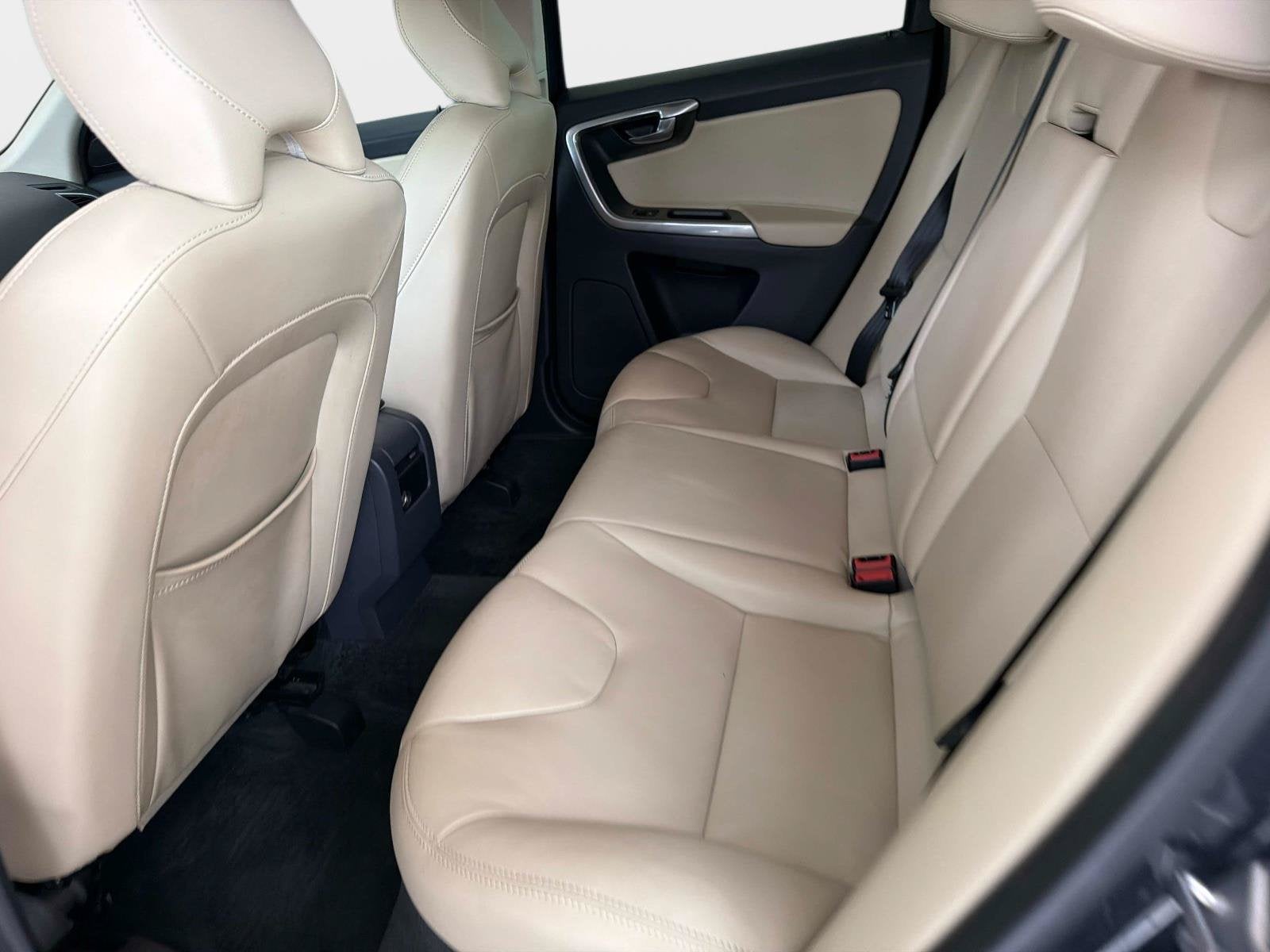 2016 Volvo XC60 T5 Drive-E Premier
