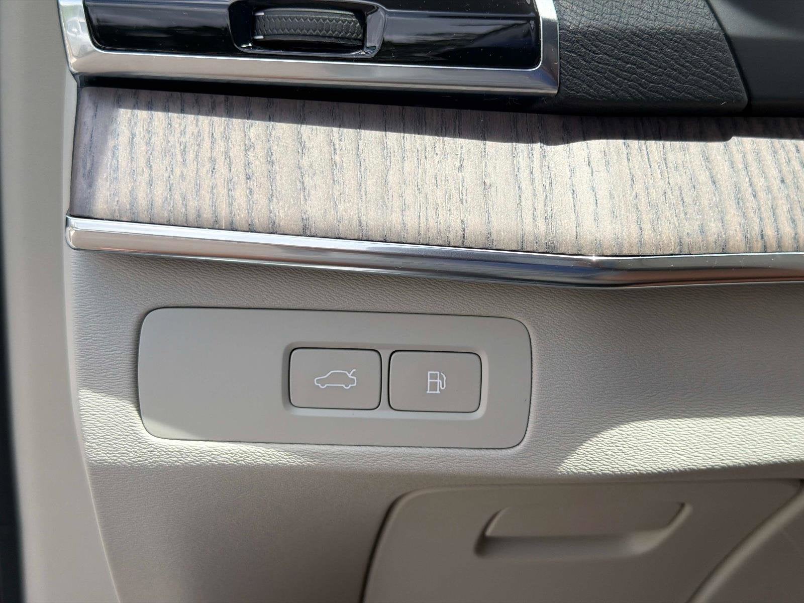 2024 Volvo XC90 Recharge Plug-In Hybrid Plus Bright Theme