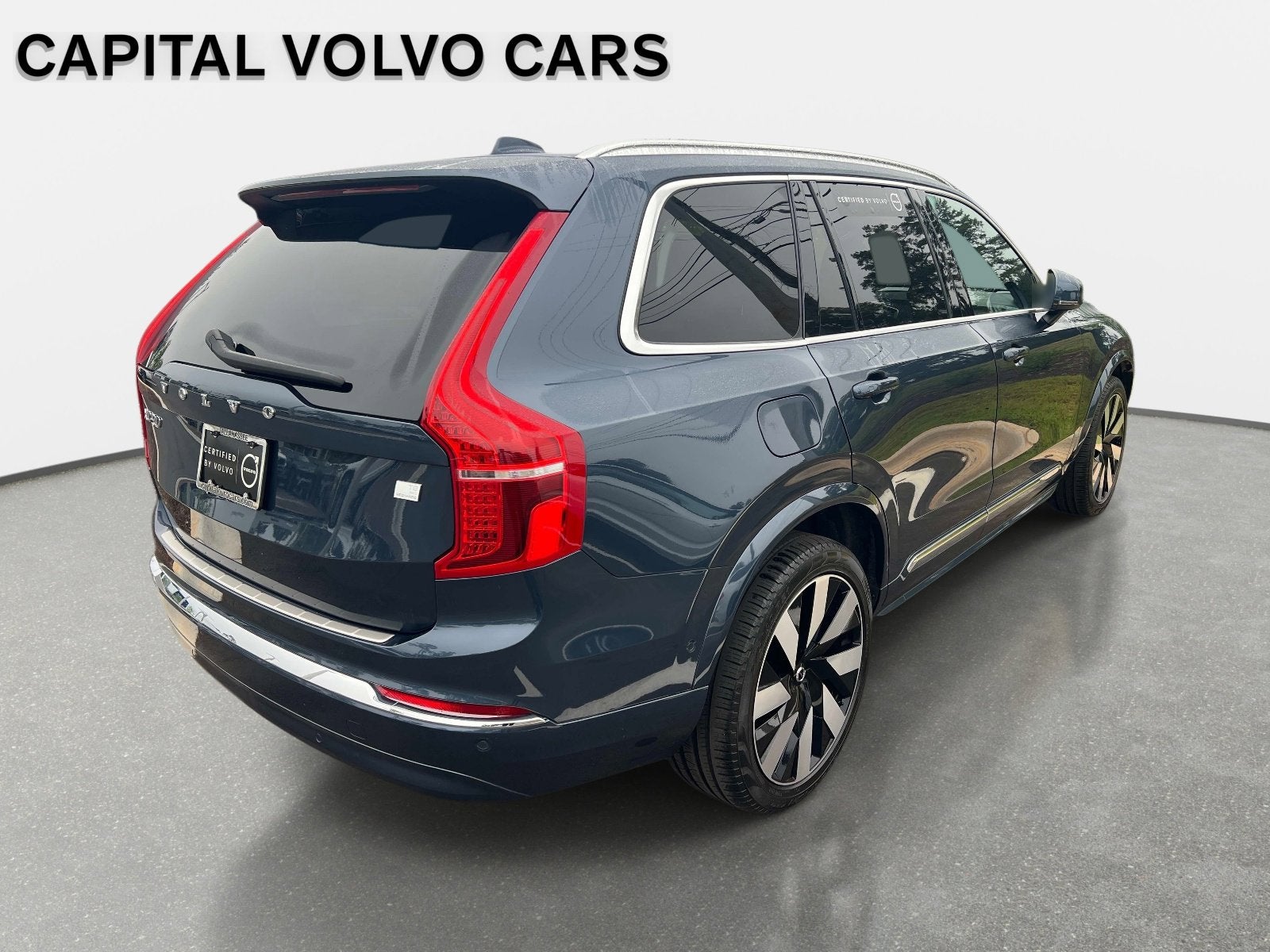 2024 Volvo XC90 Recharge Plug-In Hybrid Plus Bright Theme