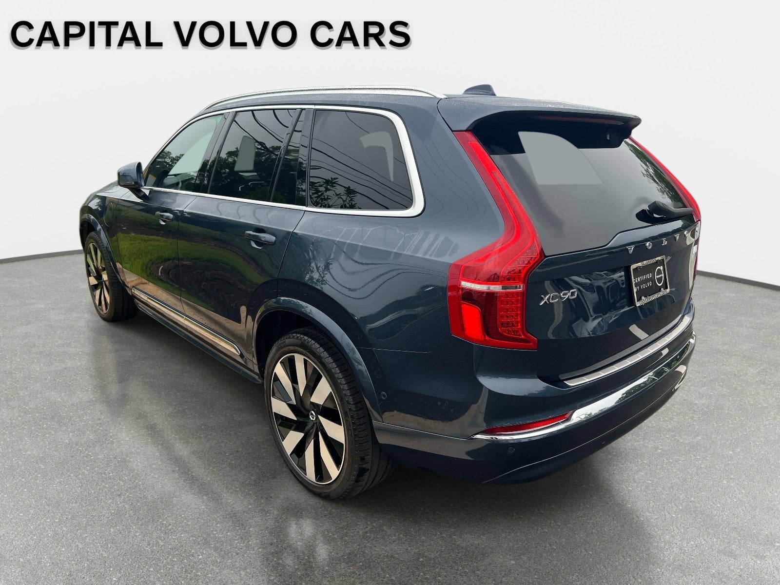 2024 Volvo XC90 Recharge Plug-In Hybrid Plus Bright Theme