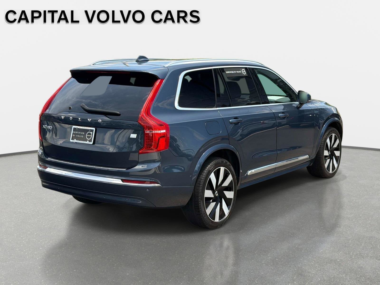 2024 Volvo XC90 Recharge Plug-In Hybrid Plus Bright Theme