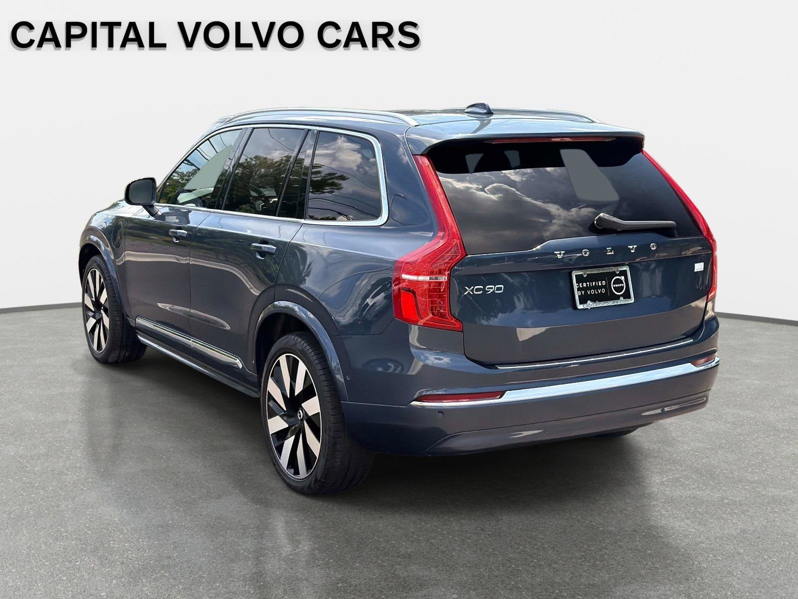 2024 Volvo XC90 Recharge Plug-In Hybrid Plus Bright Theme