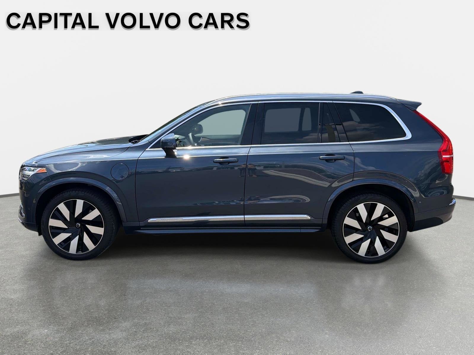 2024 Volvo XC90 Recharge Plug-In Hybrid Plus Bright Theme