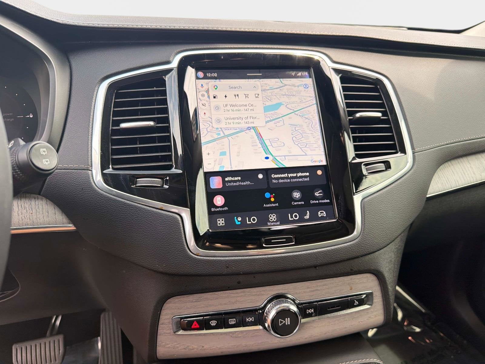 2024 Volvo XC90 Recharge Plug-In Hybrid Ultimate Bright Theme