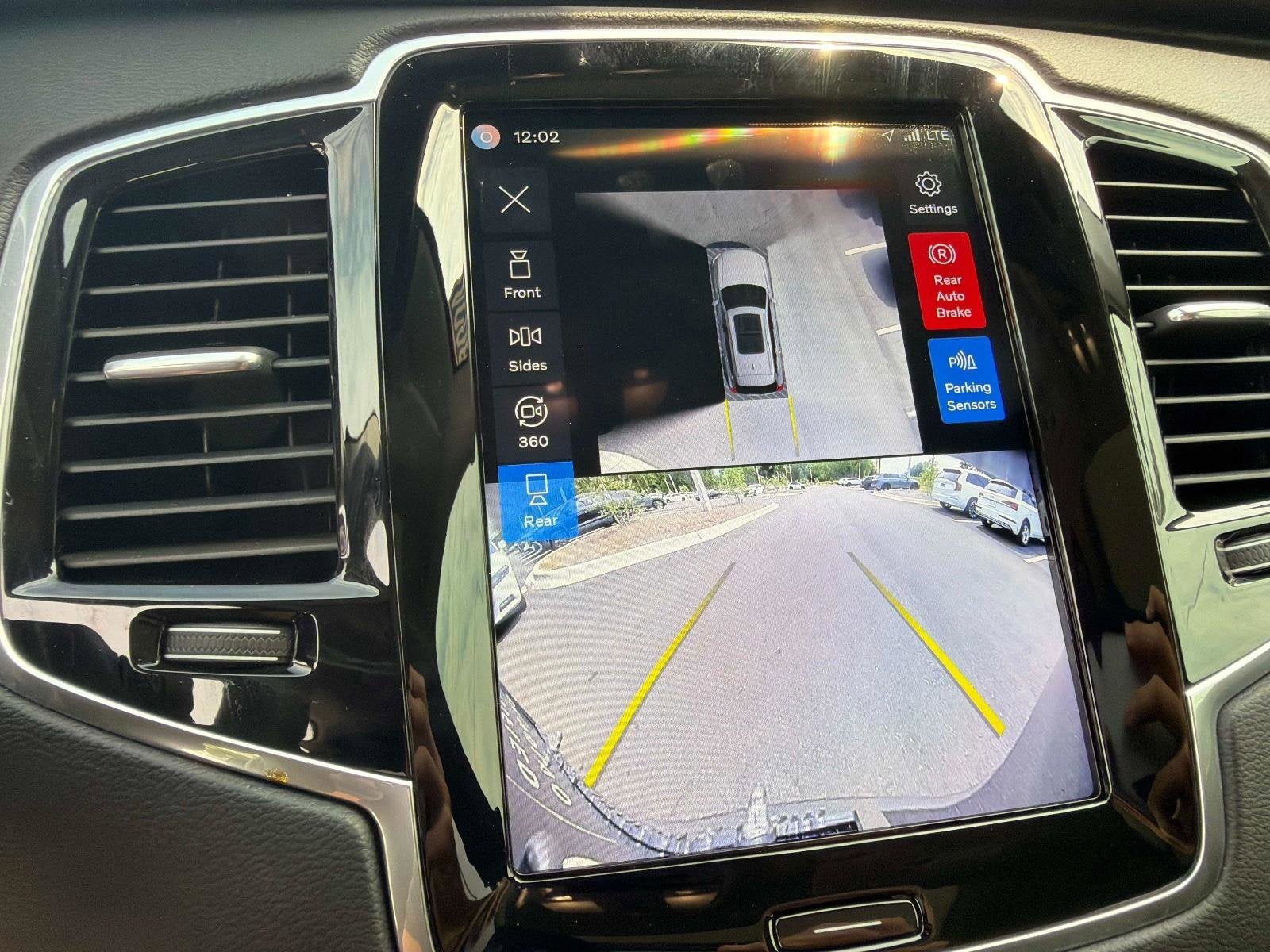2024 Volvo XC90 Recharge Plug-In Hybrid Ultimate Bright Theme