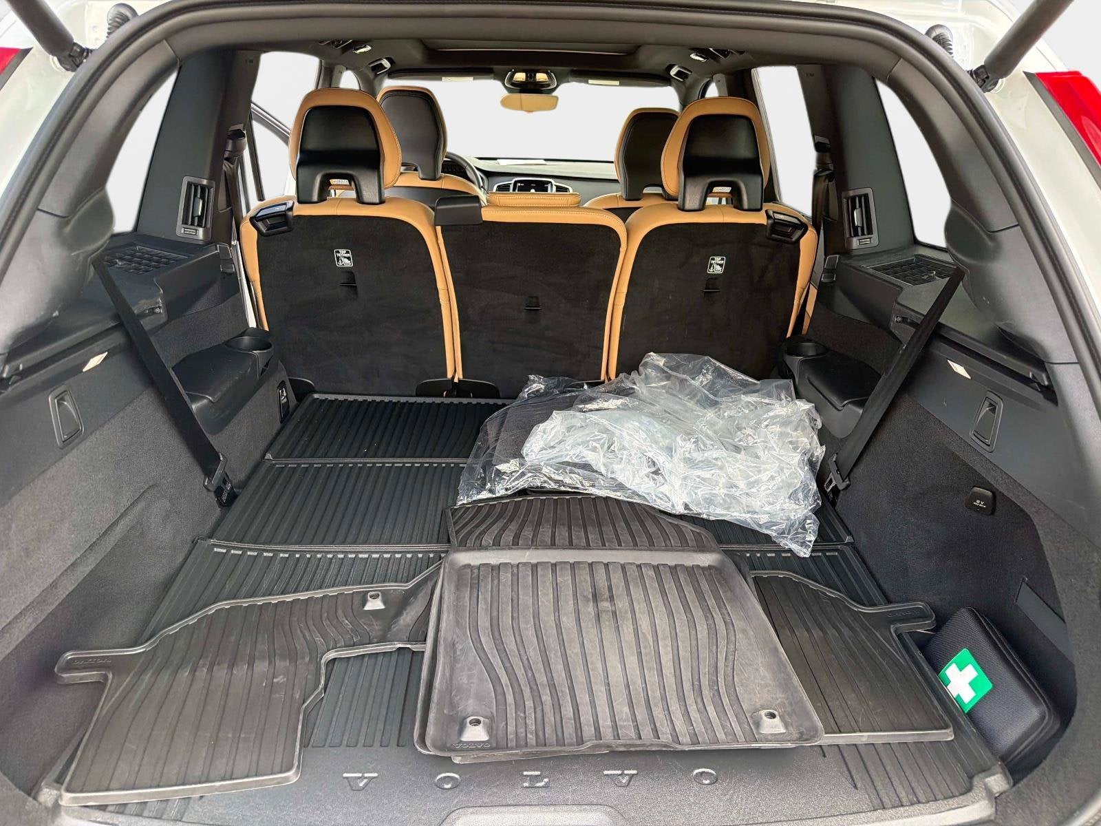 2024 Volvo XC90 Recharge Plug-In Hybrid Ultimate Bright Theme