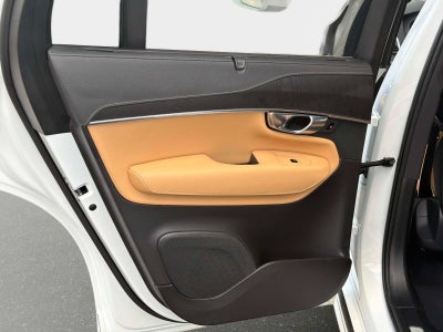 2024 Volvo XC90 Recharge Plug-In Hybrid Ultimate Bright Theme