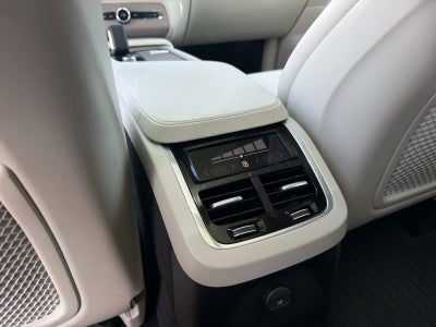 2024 Volvo XC90 Recharge Plug-In Hybrid Core Bright Theme