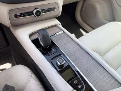 2024 Volvo XC90 Recharge Plug-In Hybrid Core Bright Theme