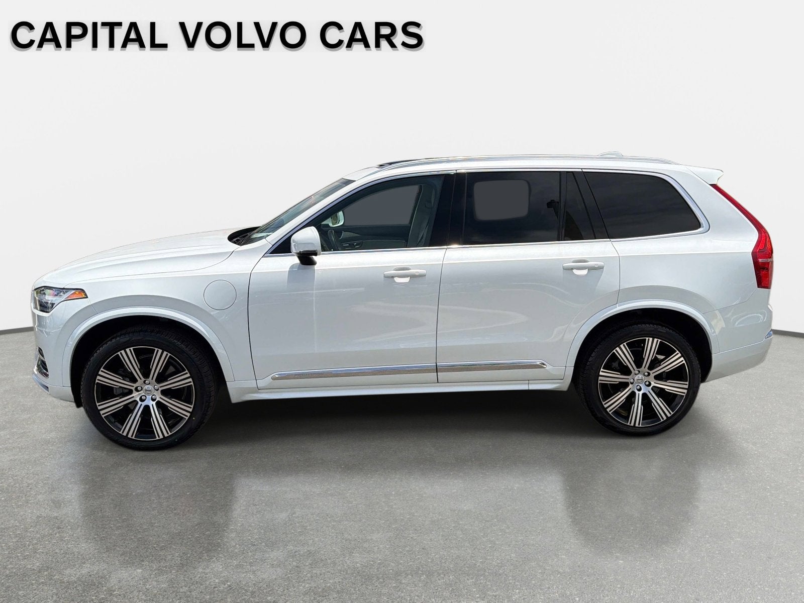 2024 Volvo XC90 Recharge Plug-In Hybrid Core Bright Theme