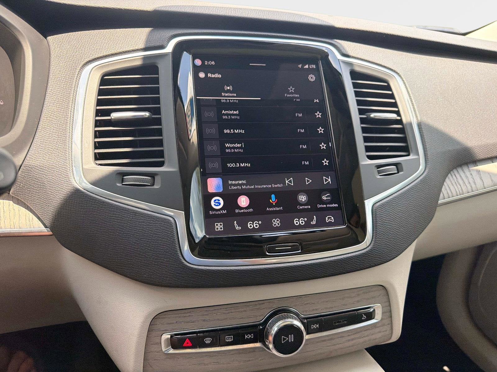 2024 Volvo XC90 Recharge Plug-In Hybrid Core Bright Theme