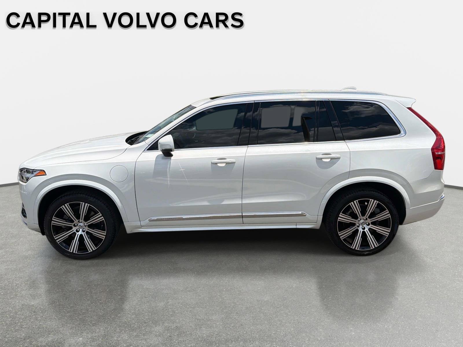 2024 Volvo XC90 Recharge Plug-In Hybrid Core Bright Theme