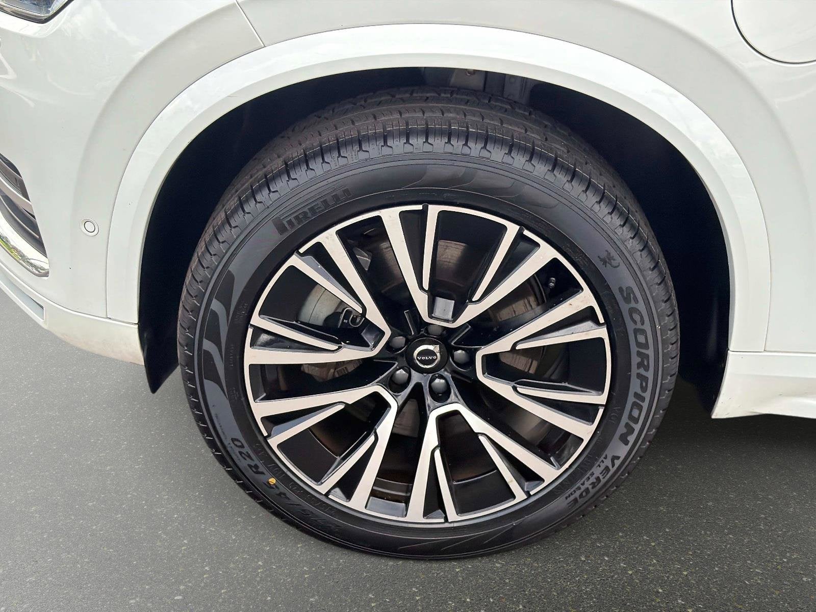 2025 Volvo XC90 Plug-In Hybrid Plus