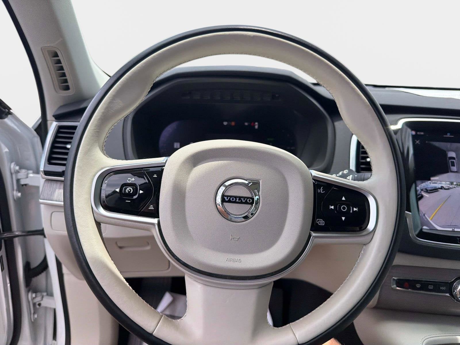 2025 Volvo XC90 Plug-In Hybrid Plus
