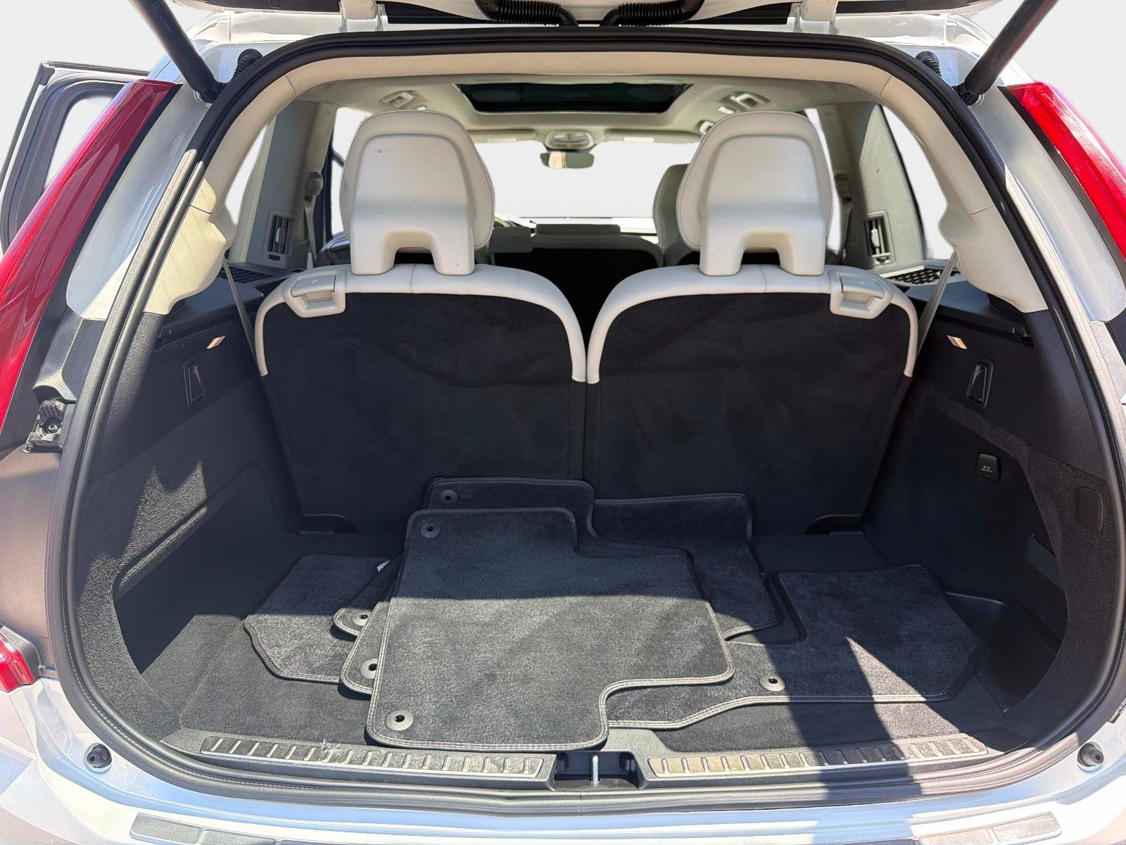 2025 Volvo XC90 Plug-In Hybrid Ultra