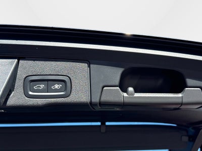 2023 Volvo XC60 Ultimate Bright Theme