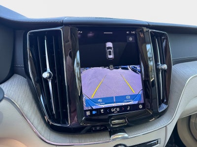 2023 Volvo XC60 Ultimate Bright Theme