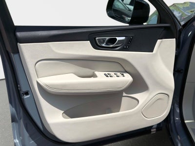 2023 Volvo XC60 Plus Dark Theme