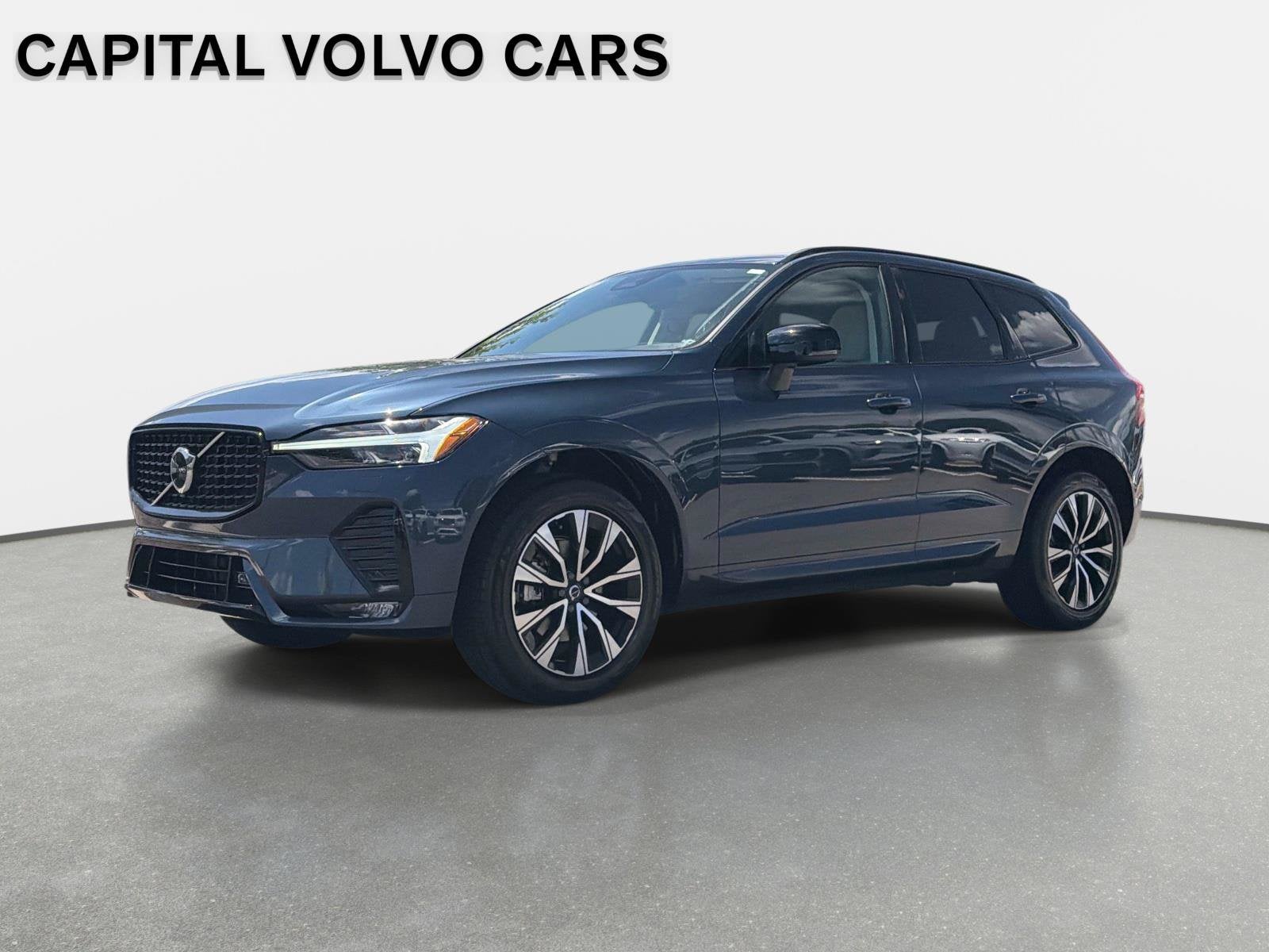 2024 Volvo XC60 Core Dark Theme