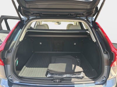 2024 Volvo XC60 Core Dark Theme
