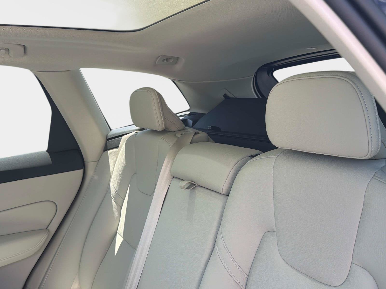 2024 Volvo XC60 Core Dark Theme