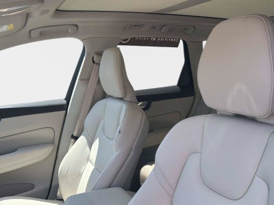2024 Volvo XC60 Core Dark Theme