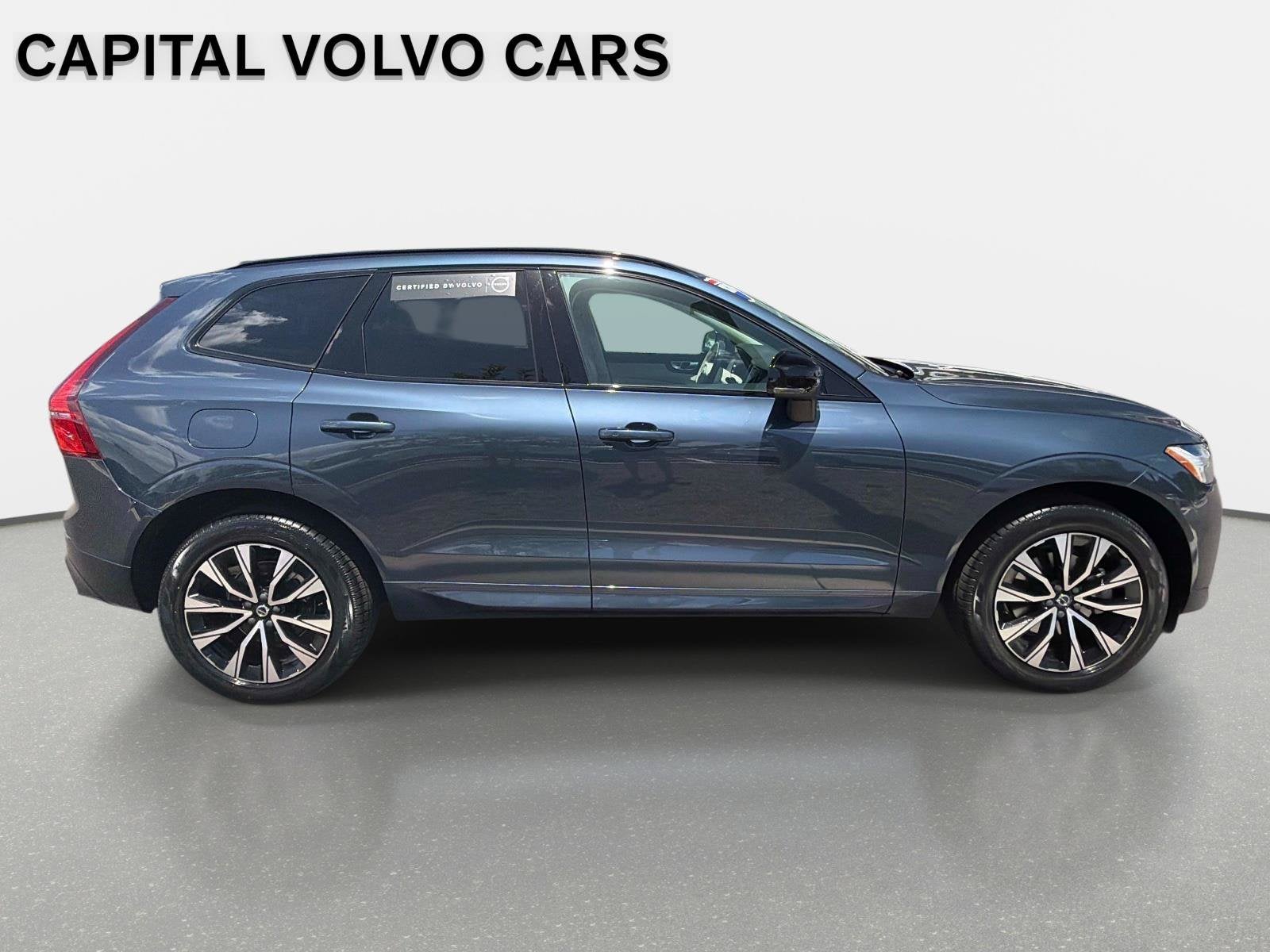 2024 Volvo XC60 Core Dark Theme