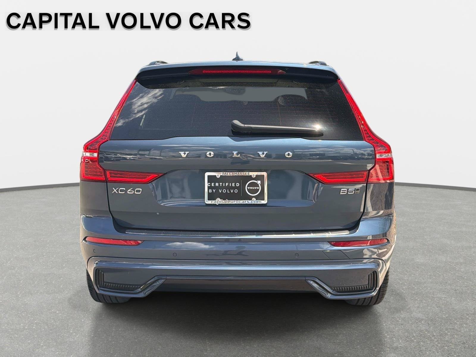 2024 Volvo XC60 Core Dark Theme