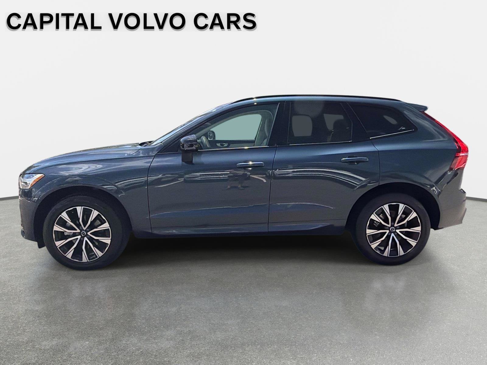 2024 Volvo XC60 Core Dark Theme