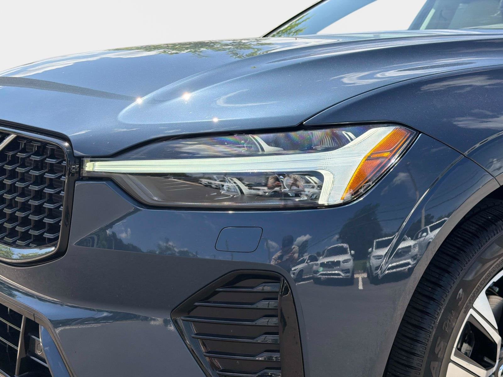 2024 Volvo XC60 Core Dark Theme