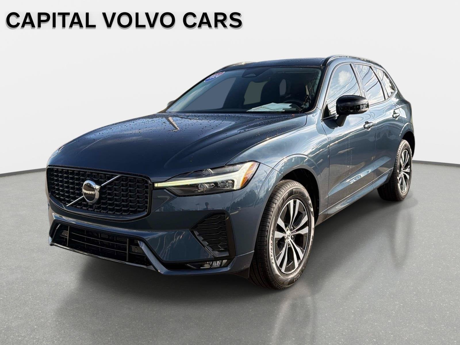 2024 Volvo XC60 Core Dark Theme