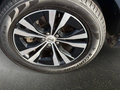 2024 Volvo XC60 Core Dark Theme