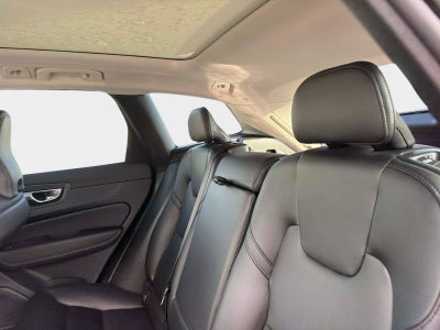 2024 Volvo XC60 Core Dark Theme