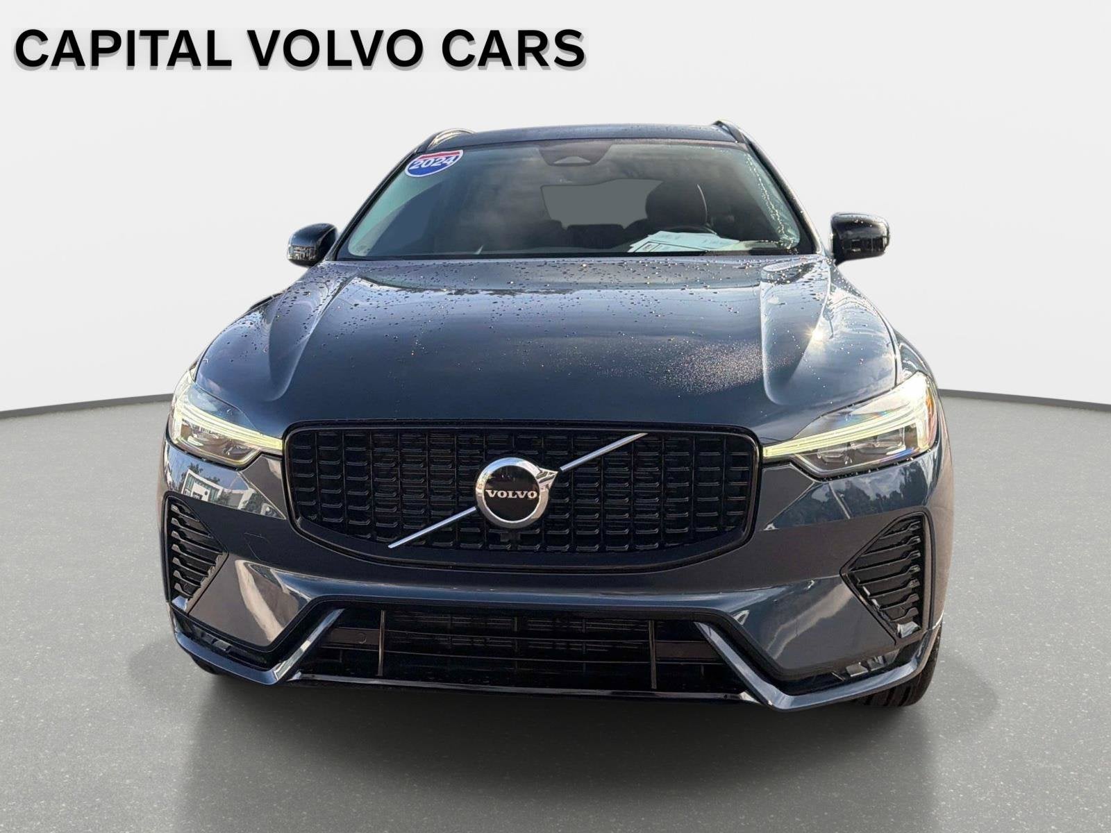 2024 Volvo XC60 Core Dark Theme