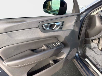 2024 Volvo XC60 Core Dark Theme