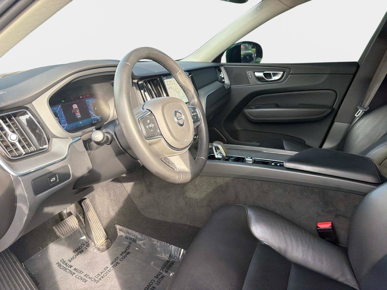 2024 Volvo XC60 Core Dark Theme