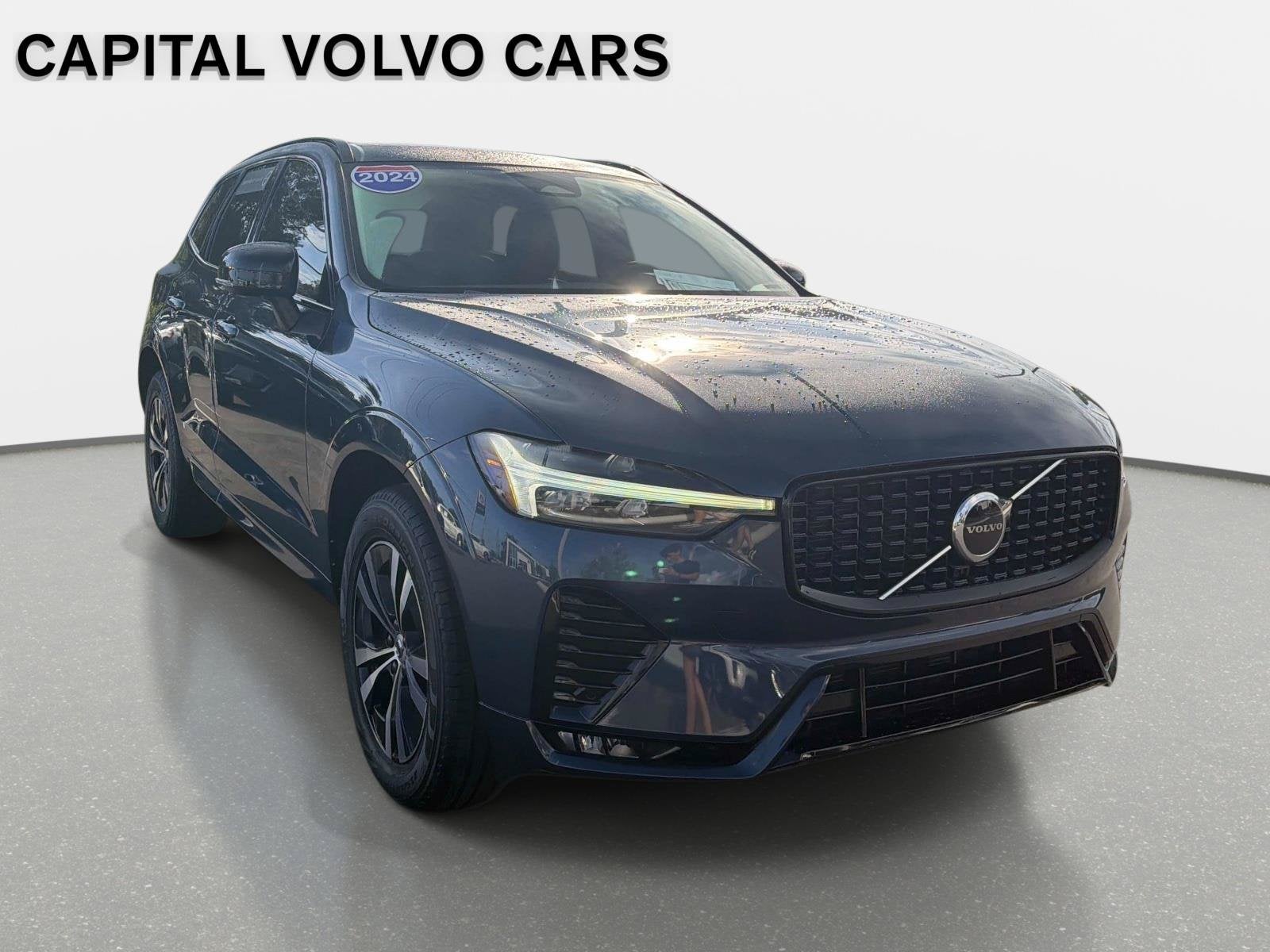 2024 Volvo XC60 Core Dark Theme