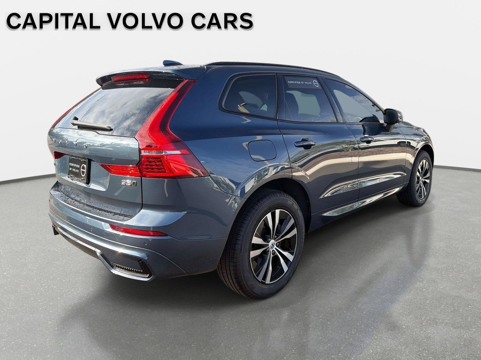 2024 Volvo XC60 Core Dark Theme