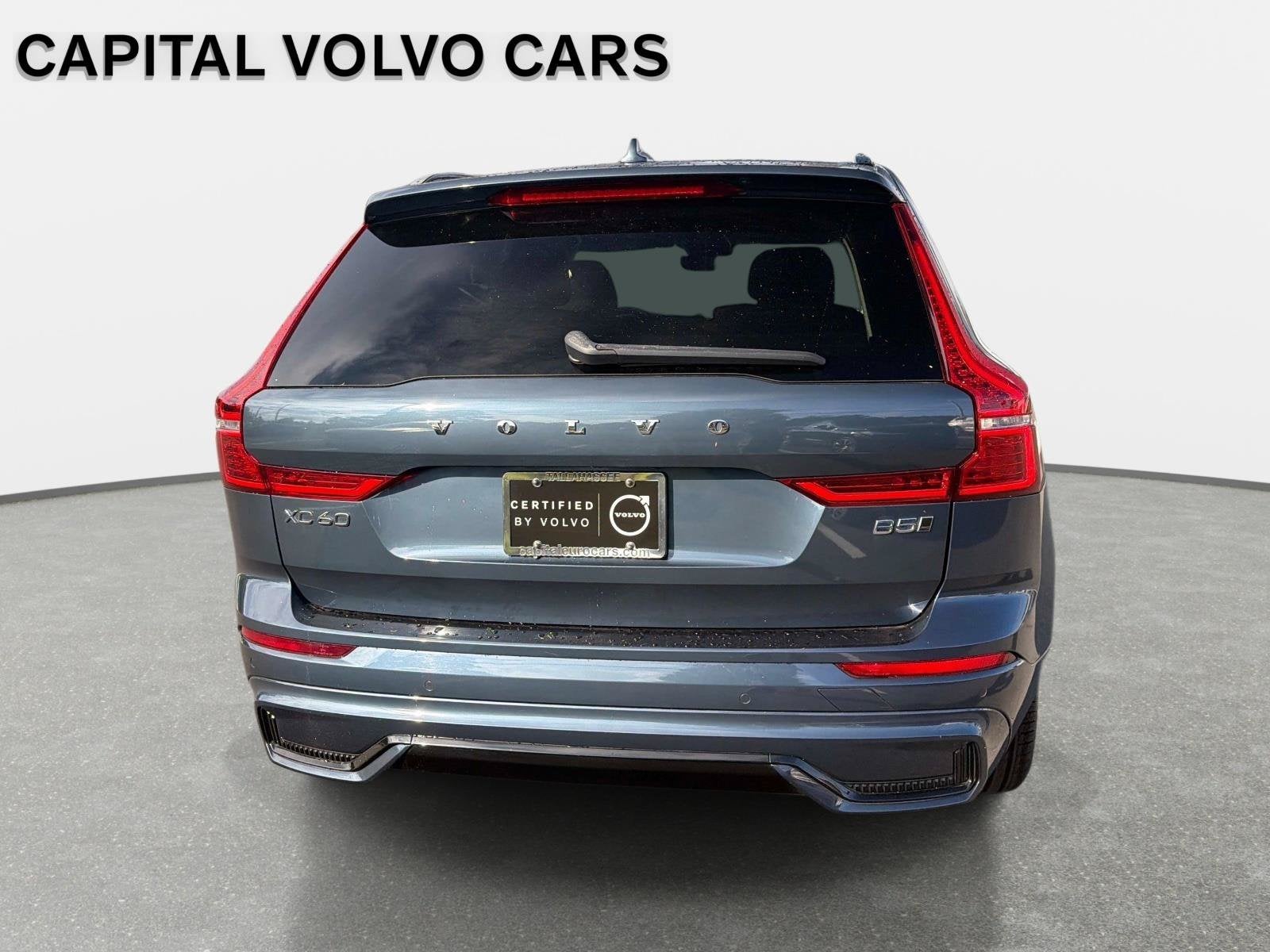 2024 Volvo XC60 Core Dark Theme