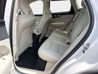 2024 Volvo XC60 Plus Dark Theme