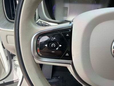 2024 Volvo XC60 Plus Dark Theme