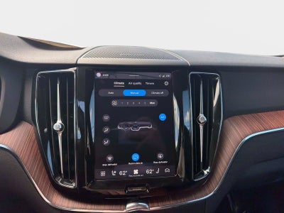 2024 Volvo XC60 Plus Dark Theme