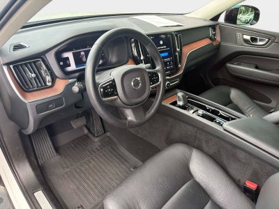 2024 Volvo XC60 Plus Dark Theme