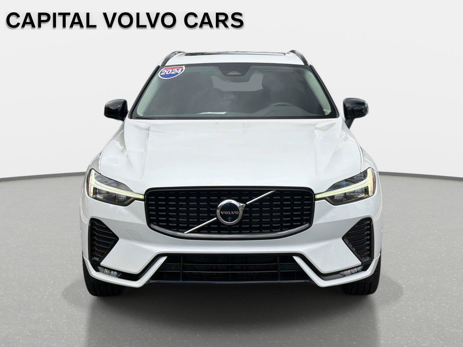 2024 Volvo XC60 Plus Dark Theme