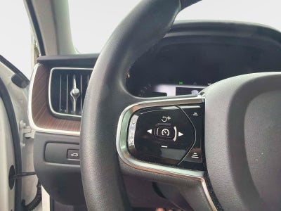2024 Volvo XC60 Plus Dark Theme