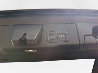 2024 Volvo XC60 Plus Dark Theme