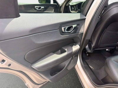2024 Volvo XC60 Plus Dark Theme