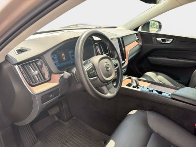 2024 Volvo XC60 Plus Dark Theme