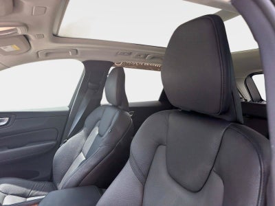 2024 Volvo XC60 Plus Dark Theme
