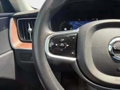 2024 Volvo XC60 Plus Dark Theme